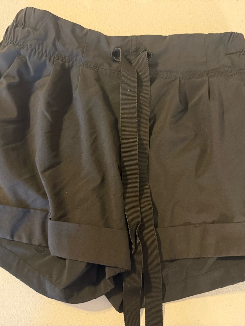 Lululemon Spring Break Away Short II Black Swift Ultra Shorts size 4?